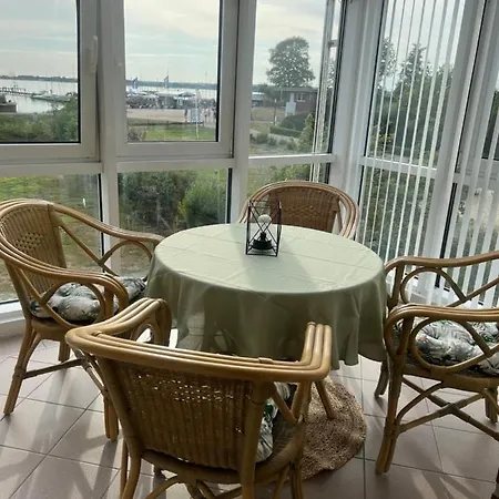 No 4 Apartment *